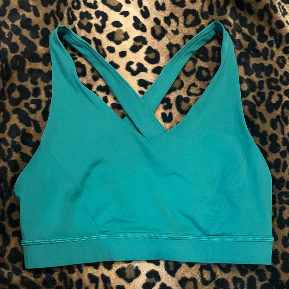 Envital lululemon size 8 D/DD sonic teal green Sports Bra